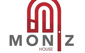 Moniz House